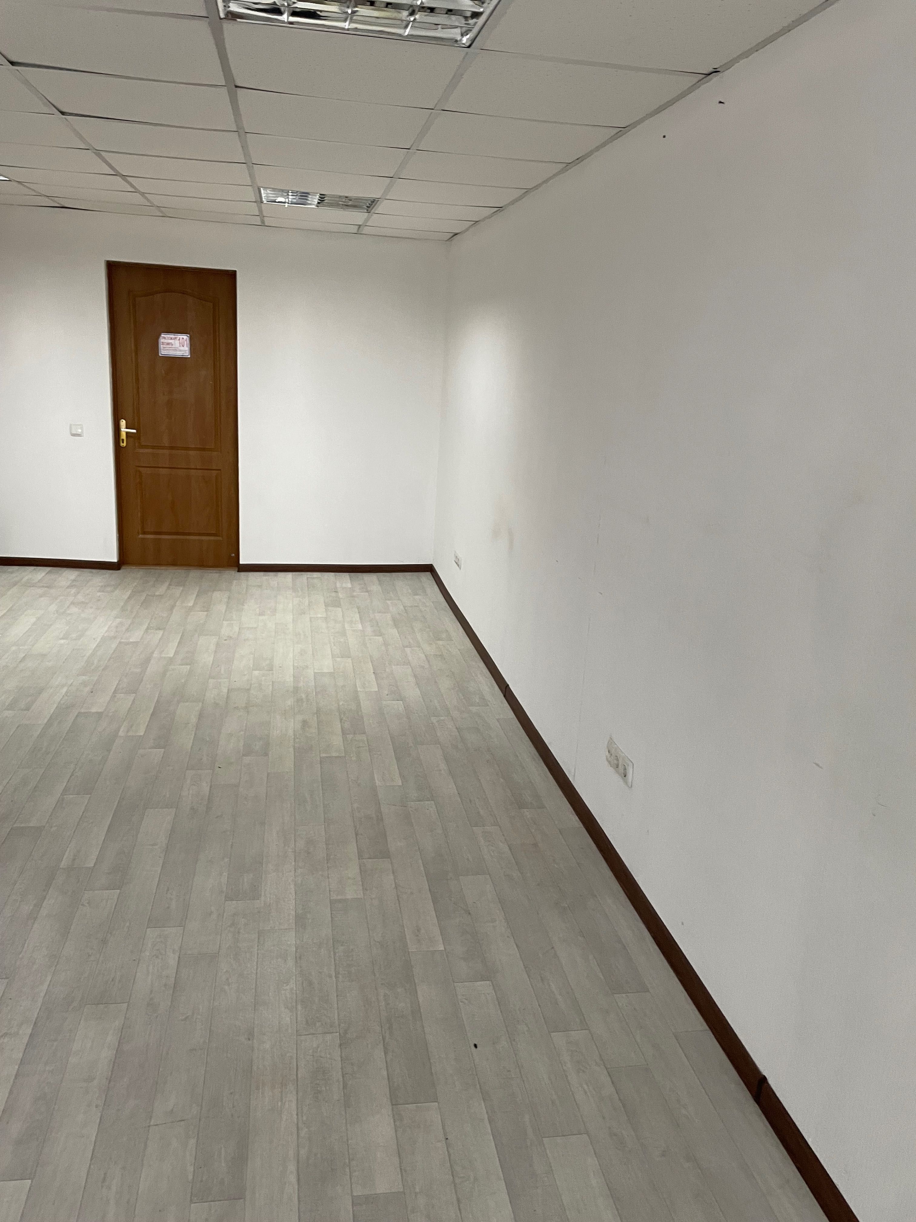Офис 28 кв.м рядом с м. Ботанический Сад, пр. Науки