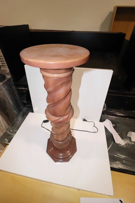 Coluna Mármore com iluminação