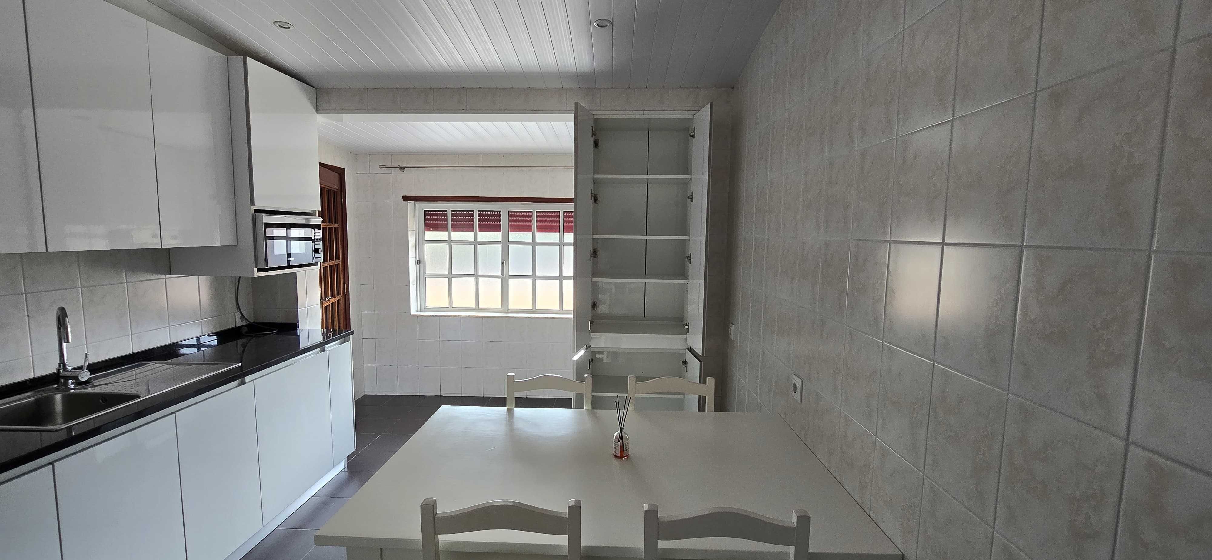 Arrenda-se casa em Paços de Ferreira