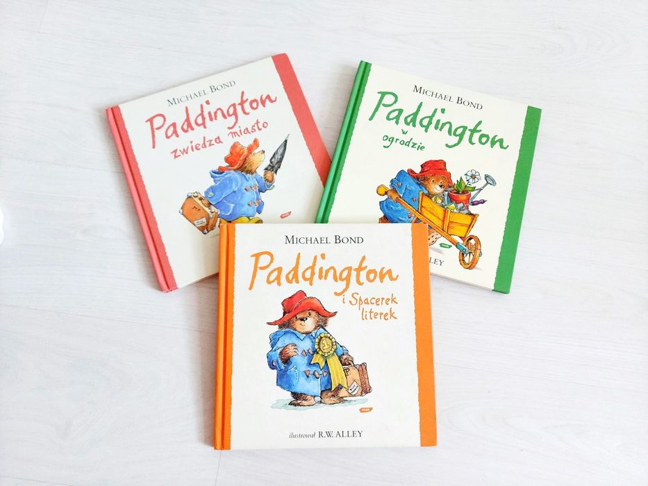 Paddington zwiedza miasto paddington w ogrodzie spacerek literek