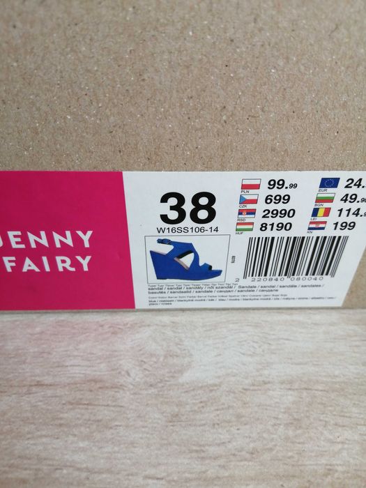 Nowe kobaltowe buty na koturnie