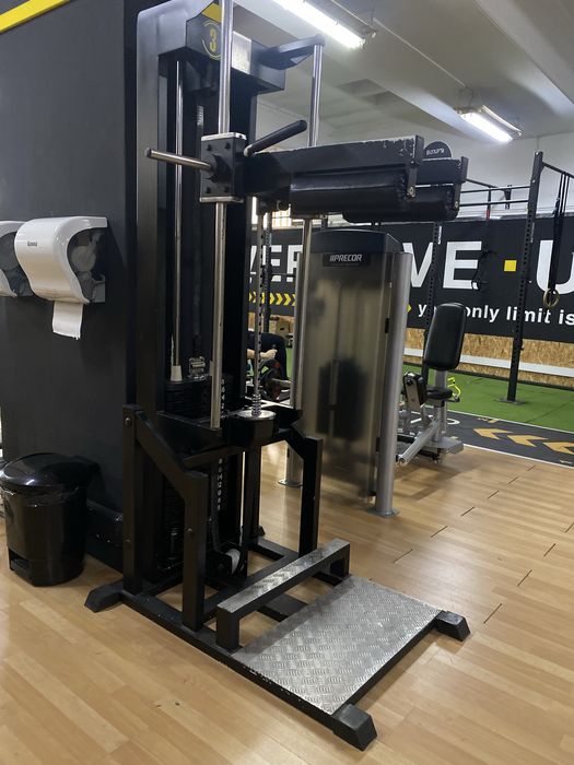 Máquinas/ equipamento de ginásio/ musculação