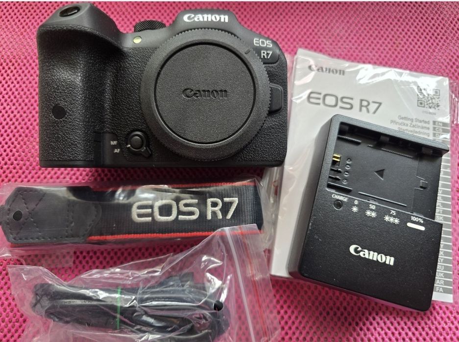 Canon EOS R7 corpo