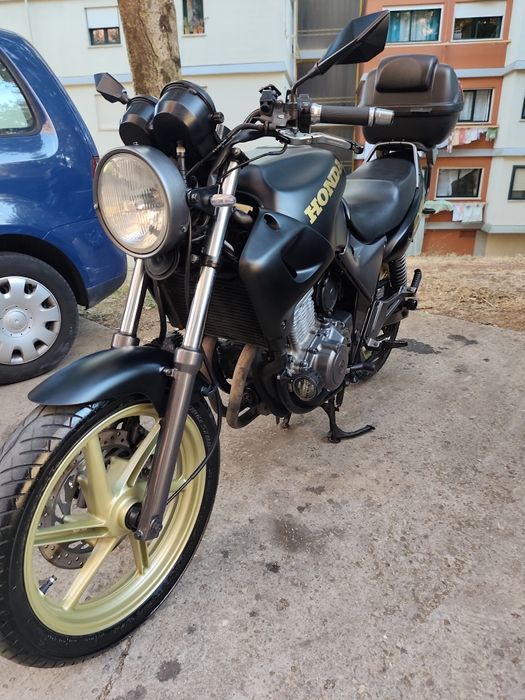 Honda CB 500 como nova