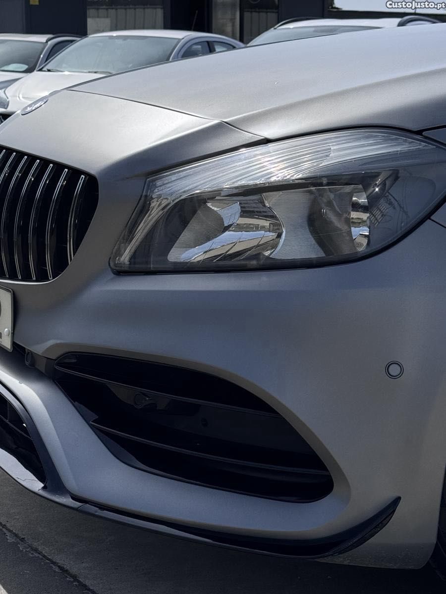 Mercedes-Benz Classe A 180 (Kit AMG)