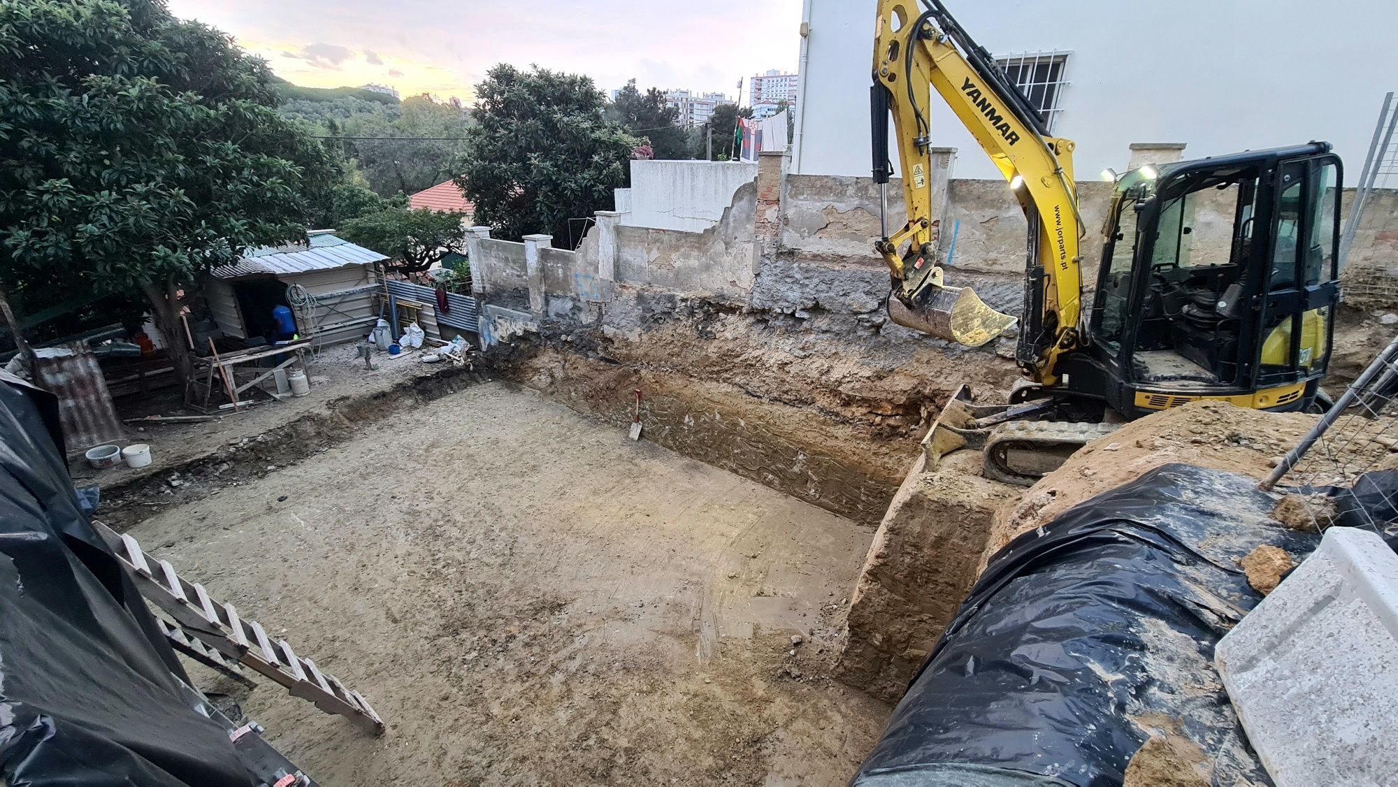 Escavações/Demolições/Aterros