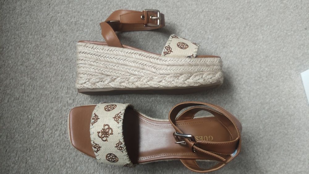 Sandały Guess roz 38