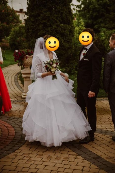 Suknia ślubna z falbanami + GRATIS!!!