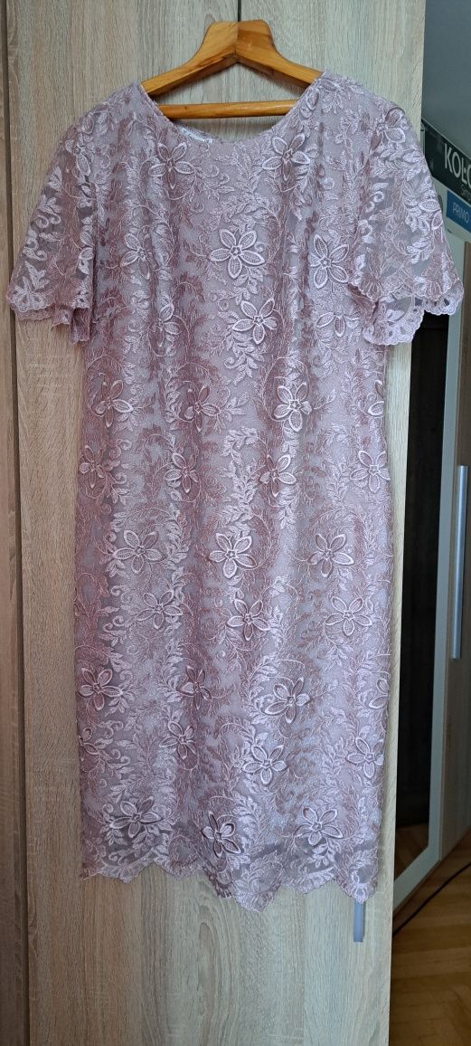 Плаття,темно-рожеве із мереживом, розмір 54