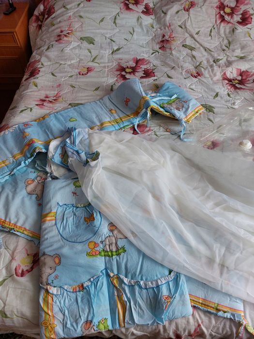 Комплект захист в дитяче ліжечко