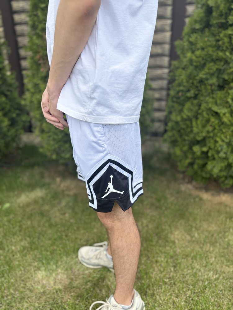Продам шорти Jordan/продам шорти джордан