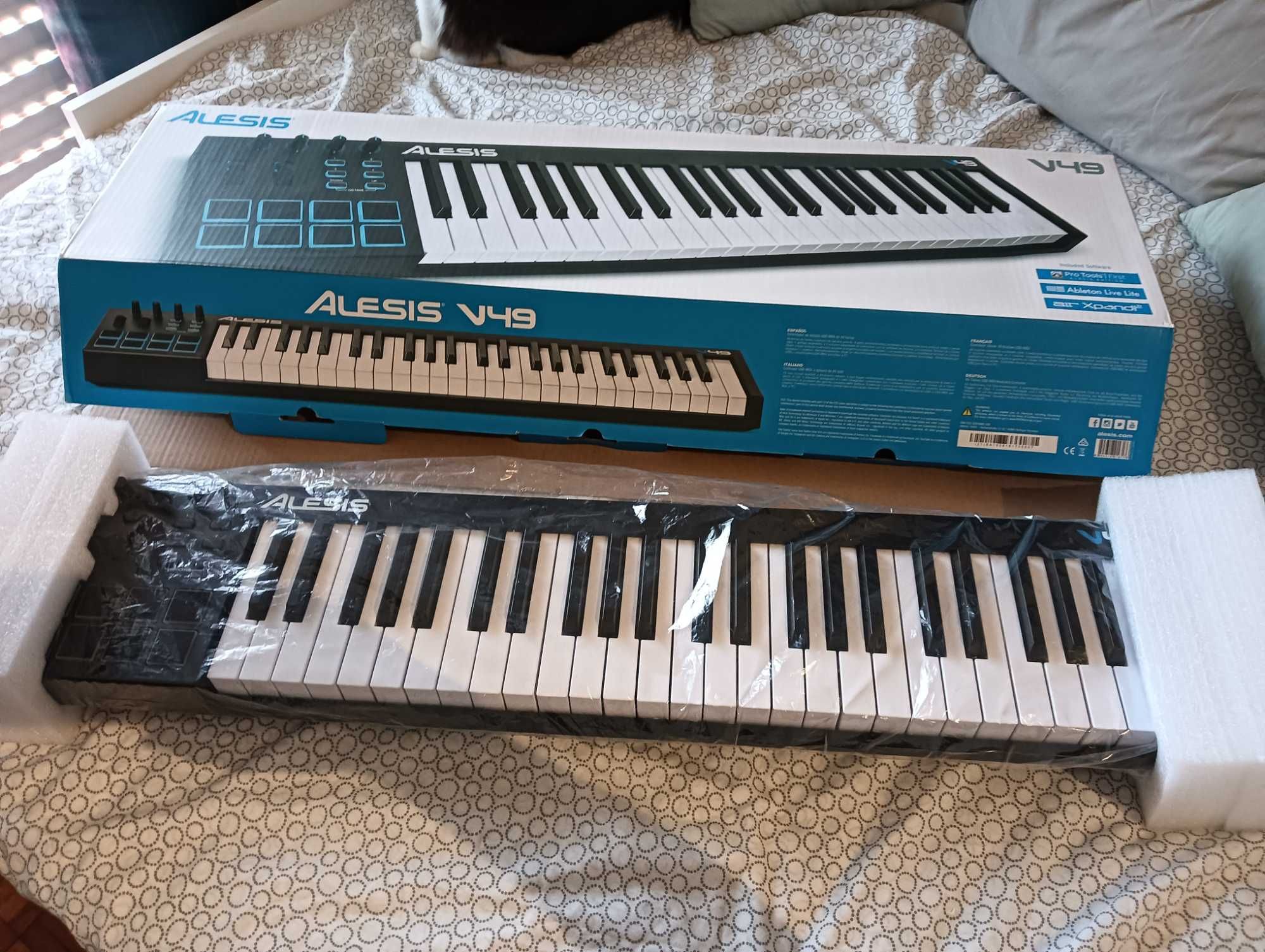 Teclado Alesis V49