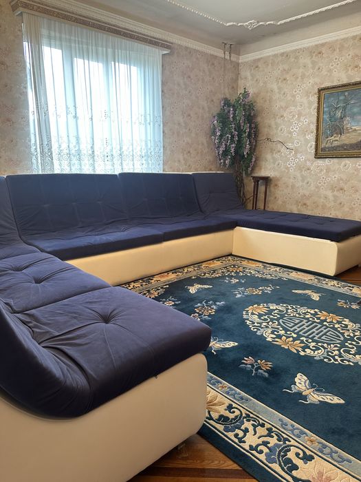 Продам диван Великий