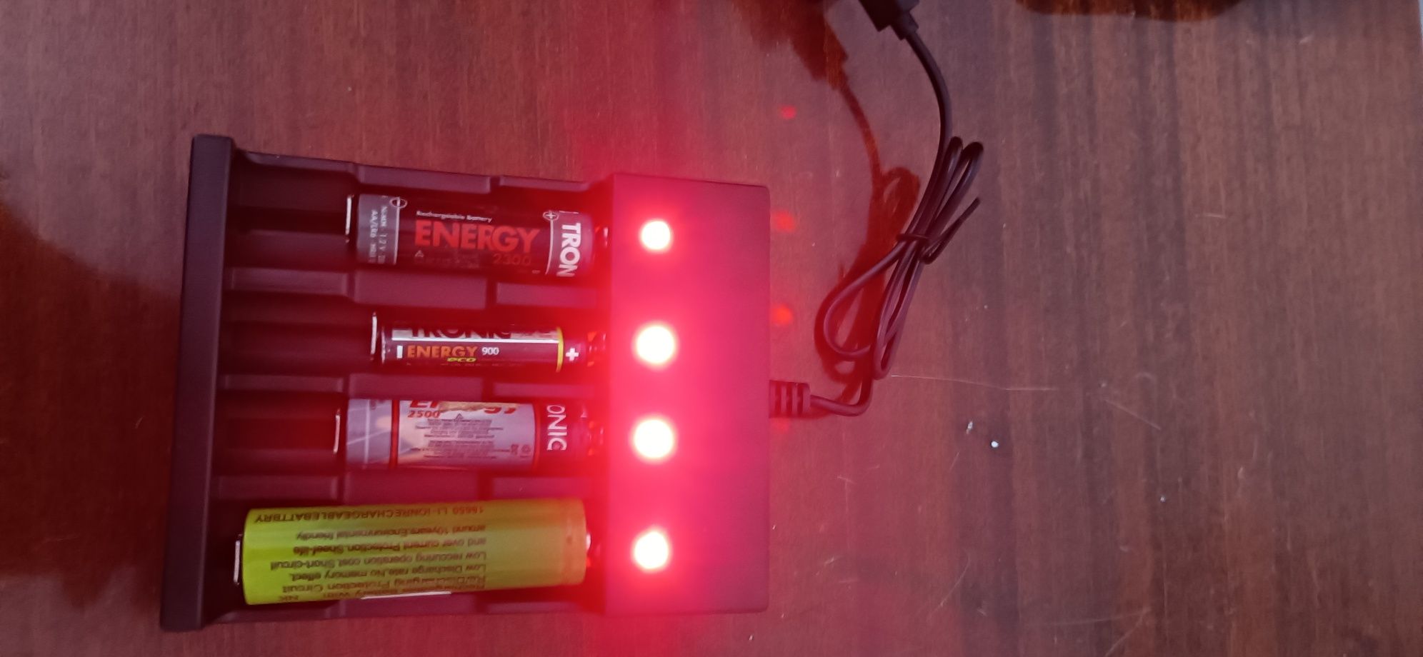 Carregador de baterias (pilhas)USB