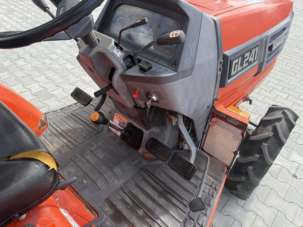 Японський трактор Kubota GL241