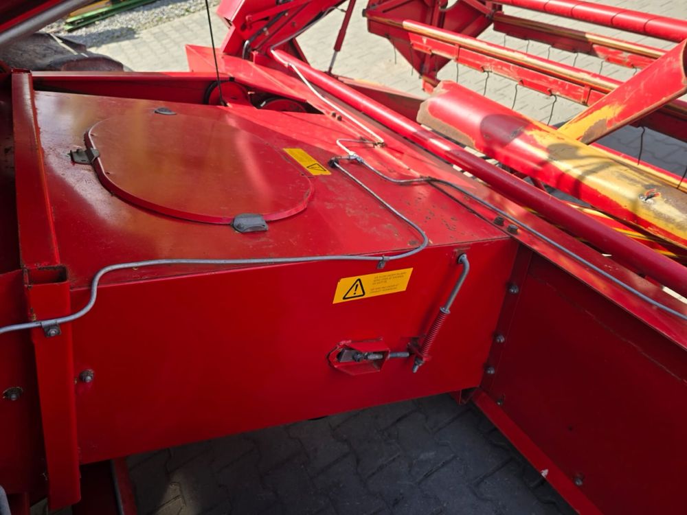 Комбайн зернозбиральний Massey Ferguson 16. Майсей Фергусон 16