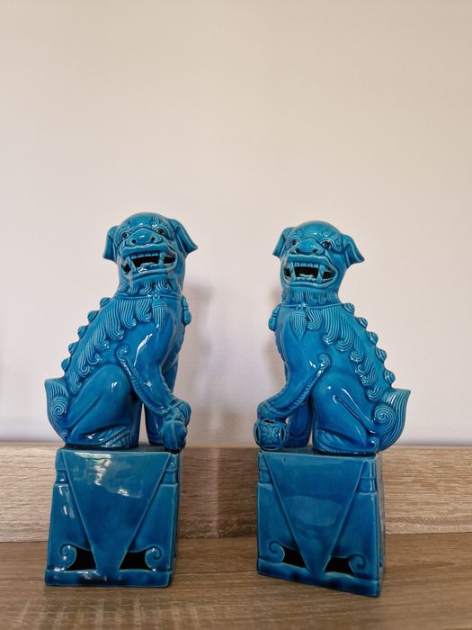 Par cães food . Porcelana fina  Oriental