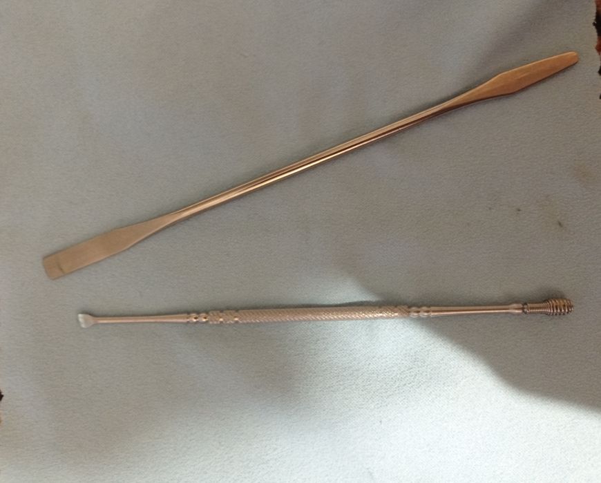 Новые кусочки для ногтей+пилочка+лопатка для ногтей+для ушей