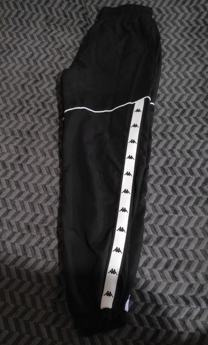 Нейлонові штани Kappa на лампасах розмір: М