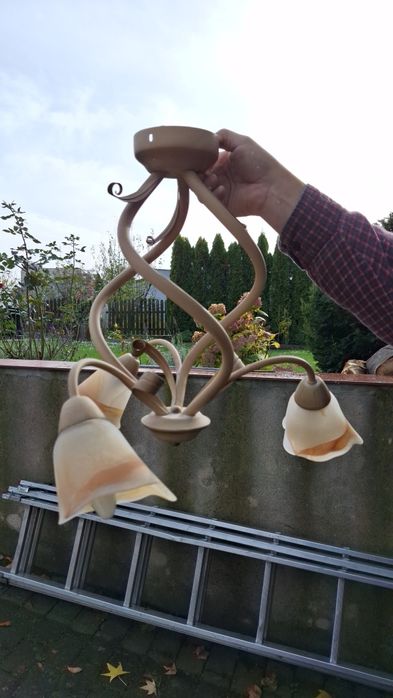 Żyrandol nie zniszczony, używany