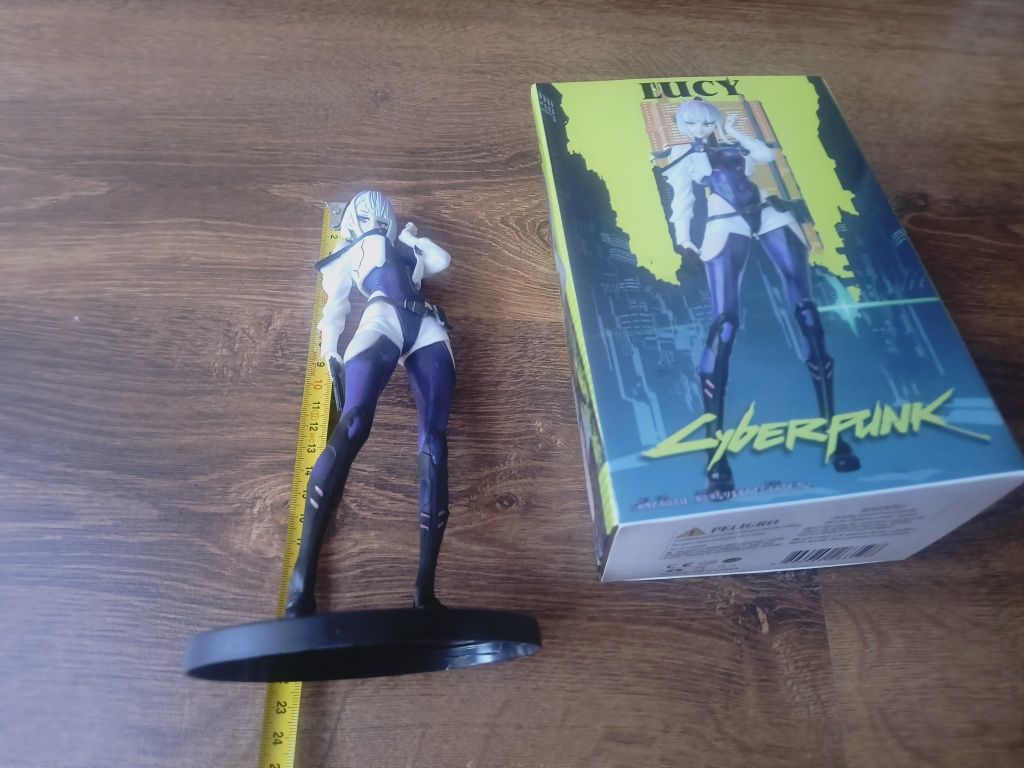 Figurka Lucy cyberpunk nowa z pudełkiem 22 cm