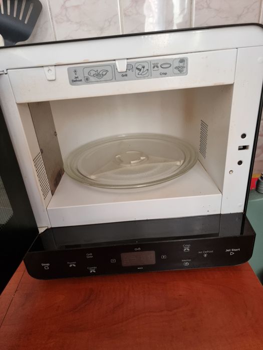 Sprzedam kuchenkę mikrofalową marki whirlpool