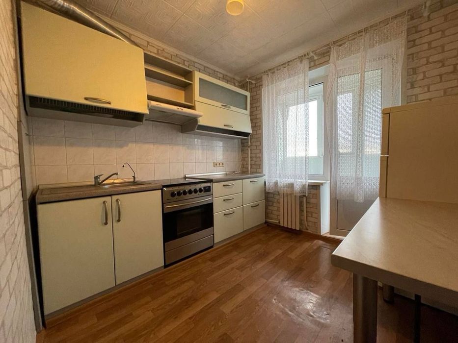 Продам простору 1-кімнатну квартиру ж/м Тополя вул.Тополина 14