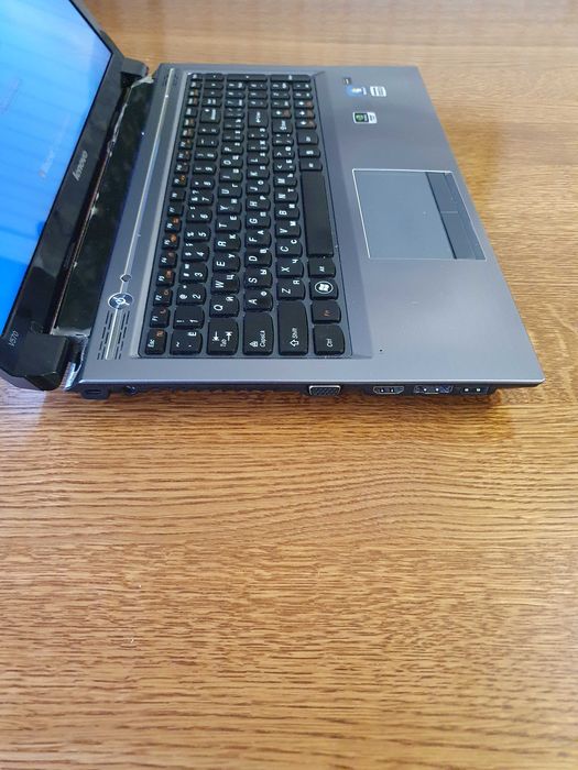 Ноутбук Lenovo IdeaPad V570. Ідеальний стан.