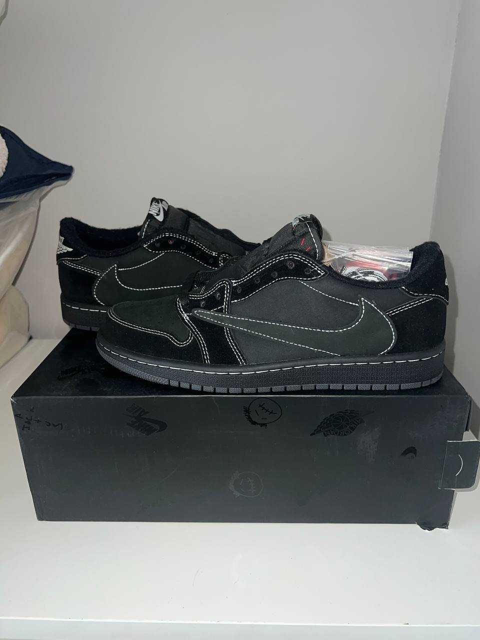 Jordan 1 Low x Travis Scott Black Phantom