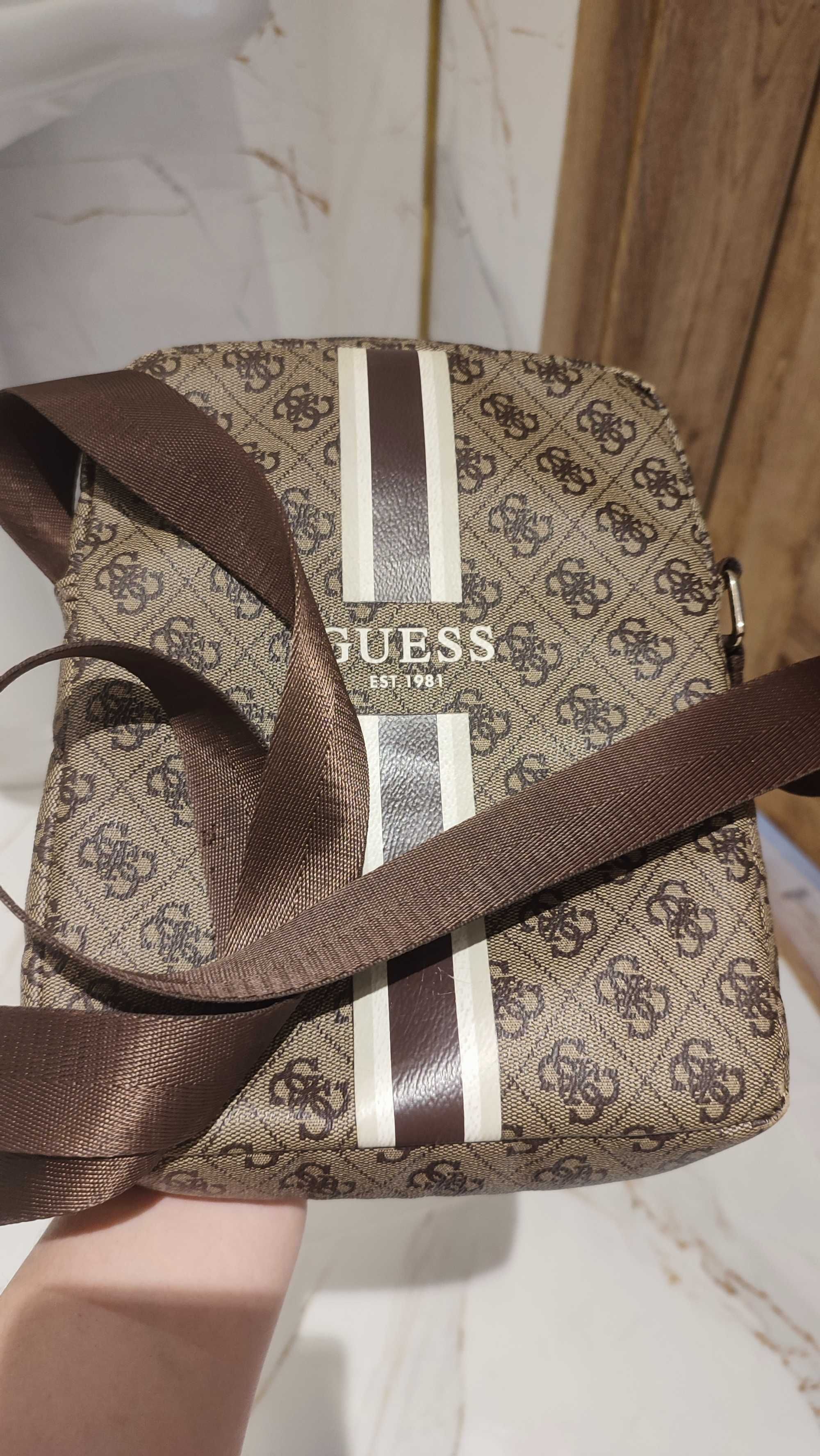 GUESS torebka listonoszka damska unisex pojemna