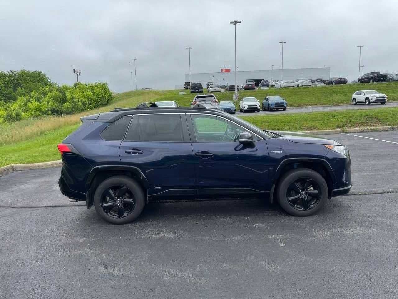 Toyota RAV4 Hybrid XSE 2021