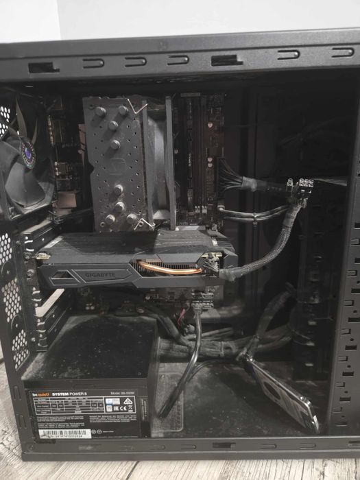 komputer Intel i7-8700K DDR4 SSD Samsung 960 EVO 250 GB 	HDD 500 GB