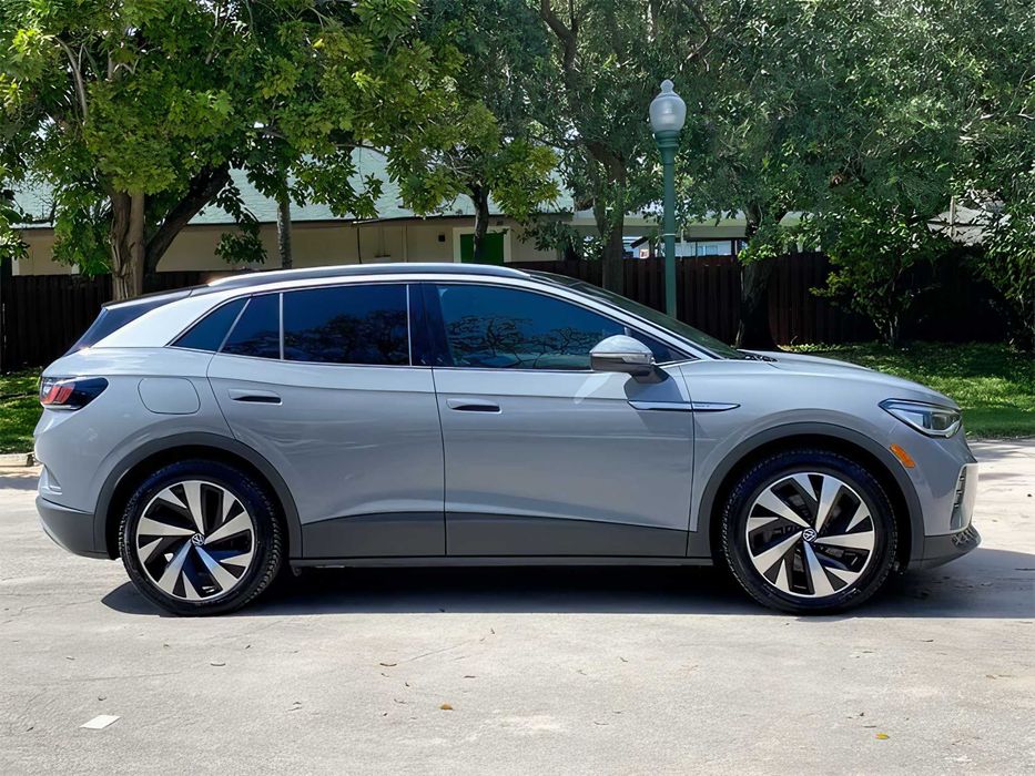 Volkswagen ID.4      2022