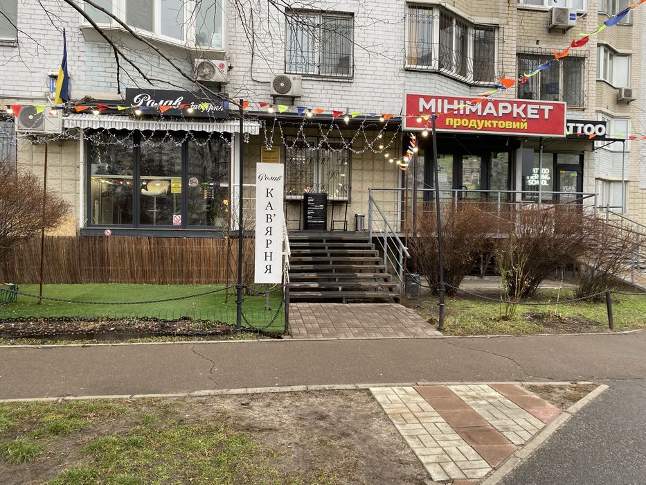 Оренда комерційної нерухомості, нежитлового фасадного приміщення