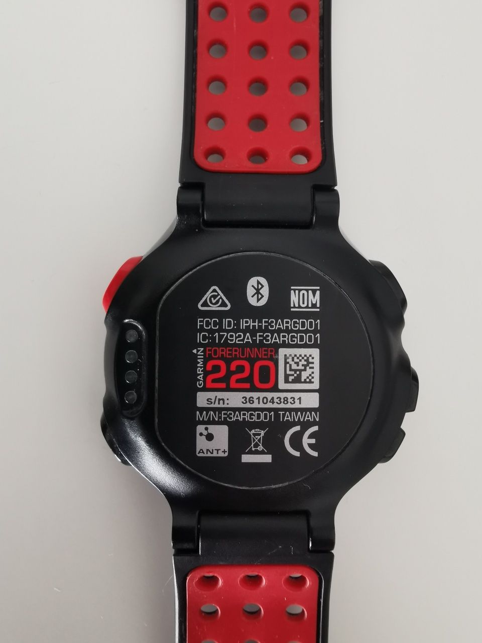 Garmin Forerunner 220+carregador (Novos)