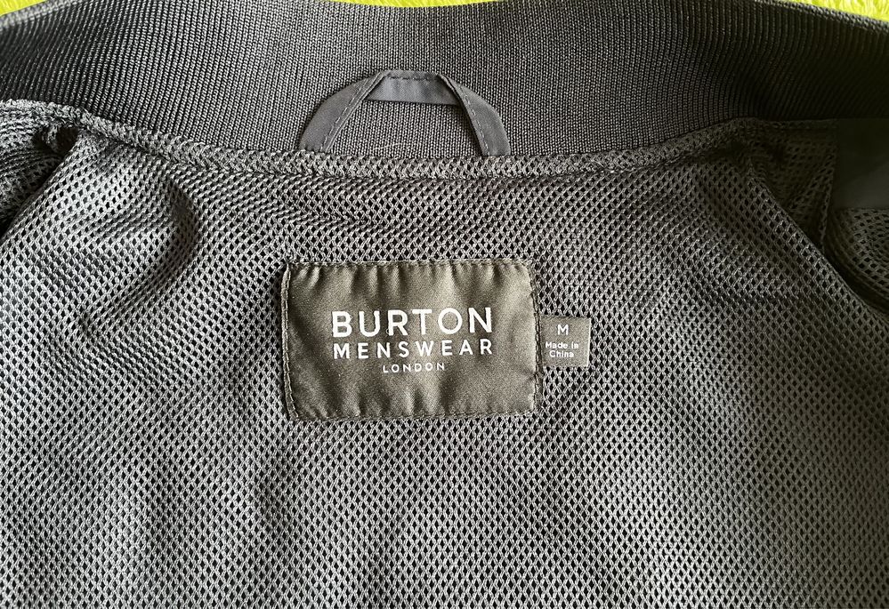 Burton. Бомбер. Куртка. Ветровка.