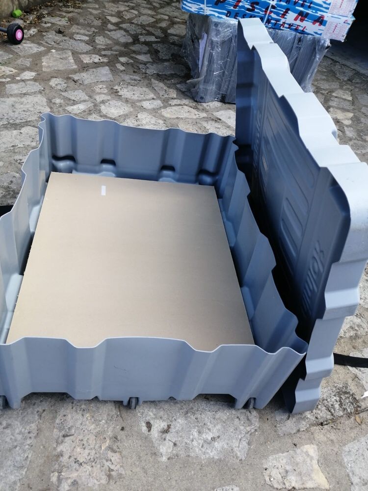 Malote/ caixa com rodas 130x100x35