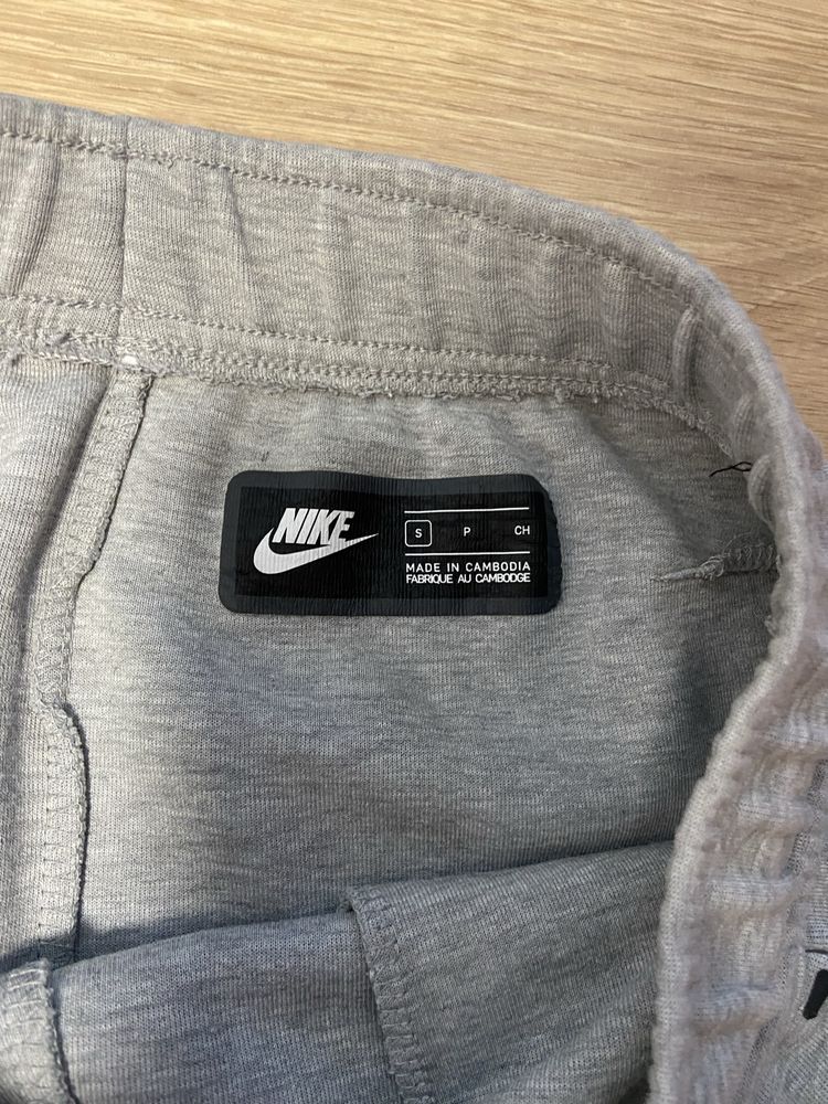 Штани nike tech fleece