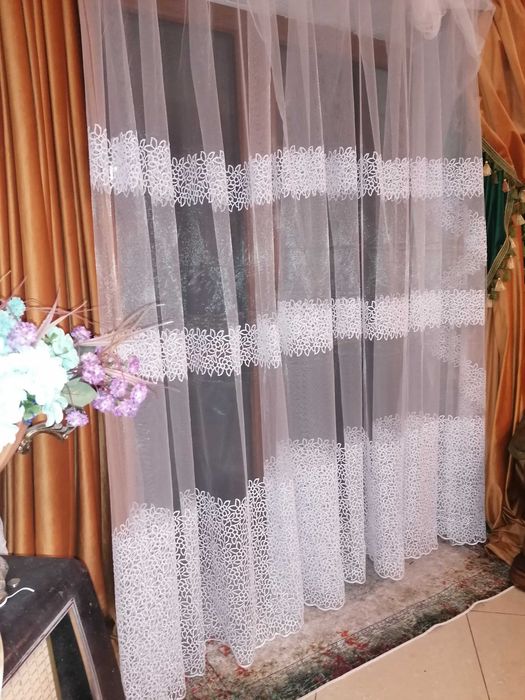 firanki z metra GŁADKA+3-rzędy haftu KWIATUSZEK wys 280 cm BIAŁA,turec
