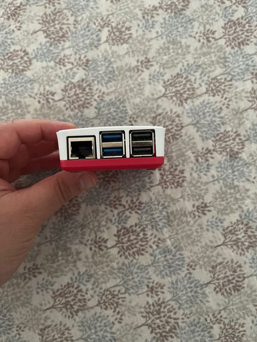 Raspberry Pi 5 4GB desktop kit (novo]