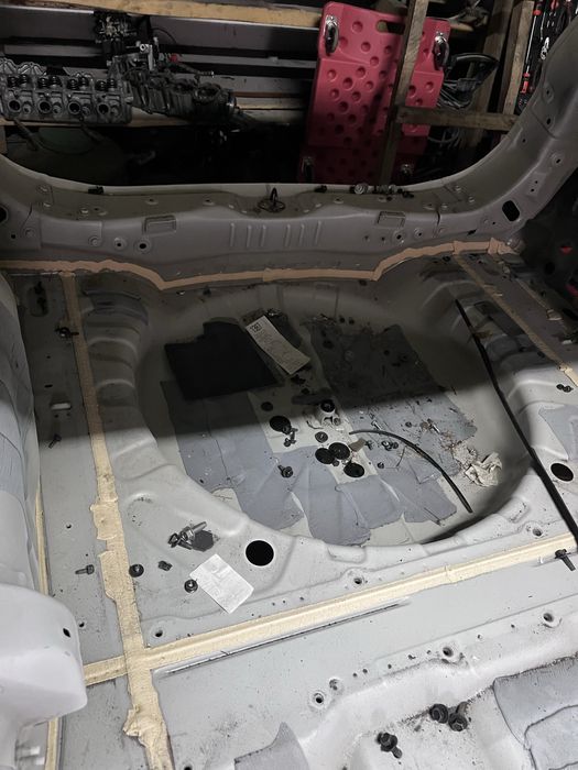 Задня панель з коритом Нісан рог т-32 Nissan Rogue Т32 2014-