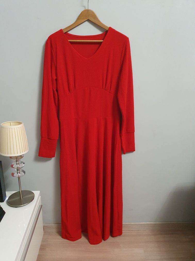 Damska prążkowana sukienka XL