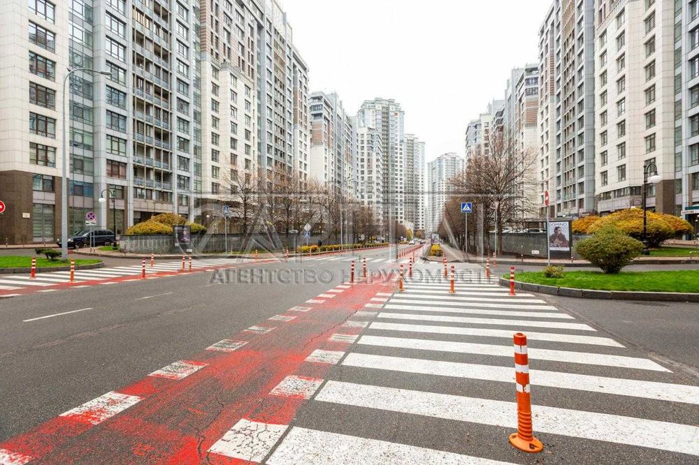 Фасадне приміщеня 195м2  в ЖК Новопечерські Липки