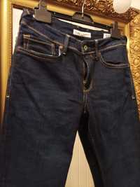 Spodnie jeansowe Pepe Jeans.