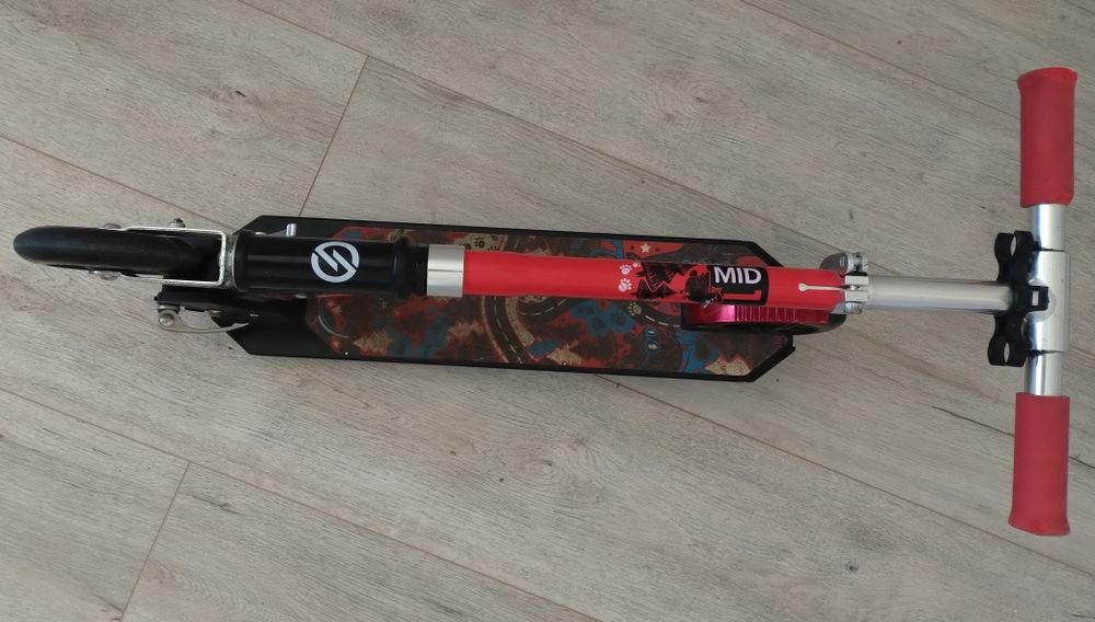 Hulajnoga oxelo mid 1 z Decathlonu