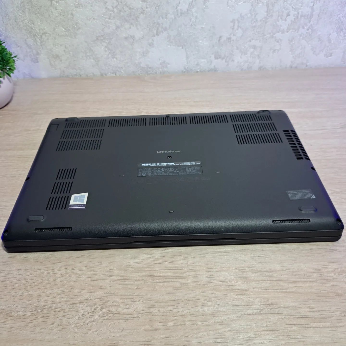 Ноутбук Dell 5401/i5-9300H/8 Gb/SSD 256 Gb/Intel UHD Graphics 630