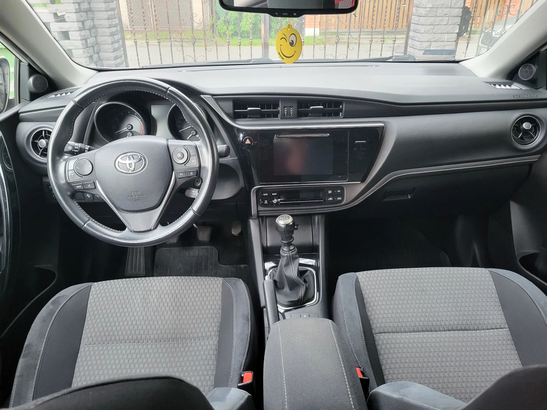 Toyota Auris Toyota Auris 1,6 Pakiet Selection + Comfort