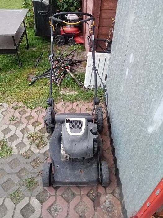 Kosiarka spalinowa uszkodzona do trawy z napędem kompletna