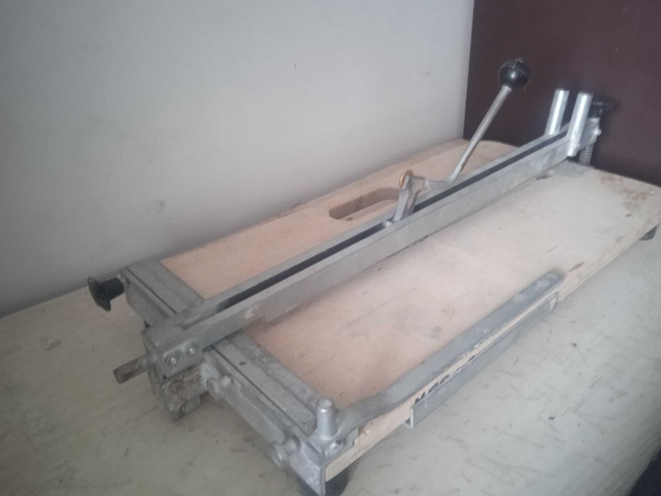 Maszyna do cięcia płytek, glazury Triuso