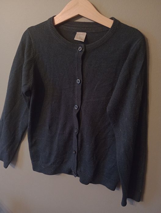 Granatowy sweterek rozpinany roz 122